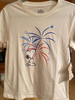 Snoopy Fireworks Tee Size M - New - Cream Color - Peanuts
